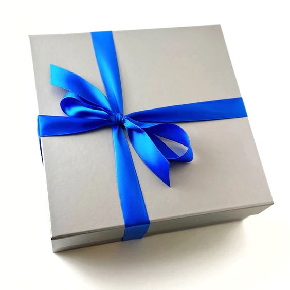 Hanukkah Elegant Gift Basket- Peace Love Light Shop