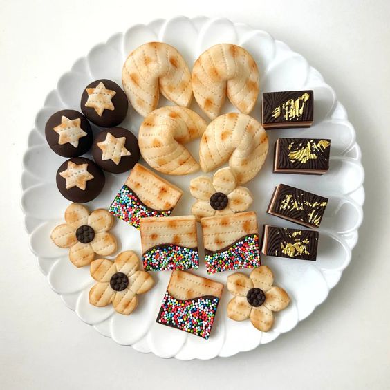 Passover Elegant Gift Basket- Peace Love Light Shop