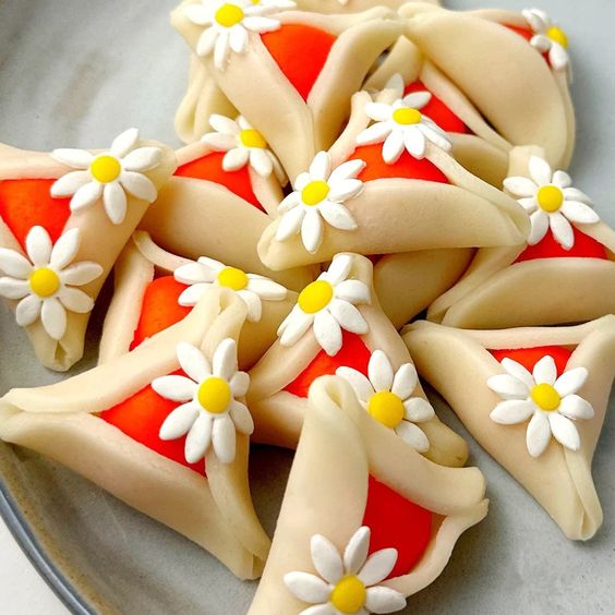 Marzipan Daisy Hamantaschen - Peace Love Light Shop