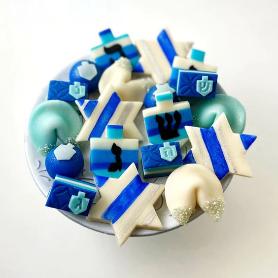 Hanukkah Elegant Gift Basket- Peace Love Light Shop
